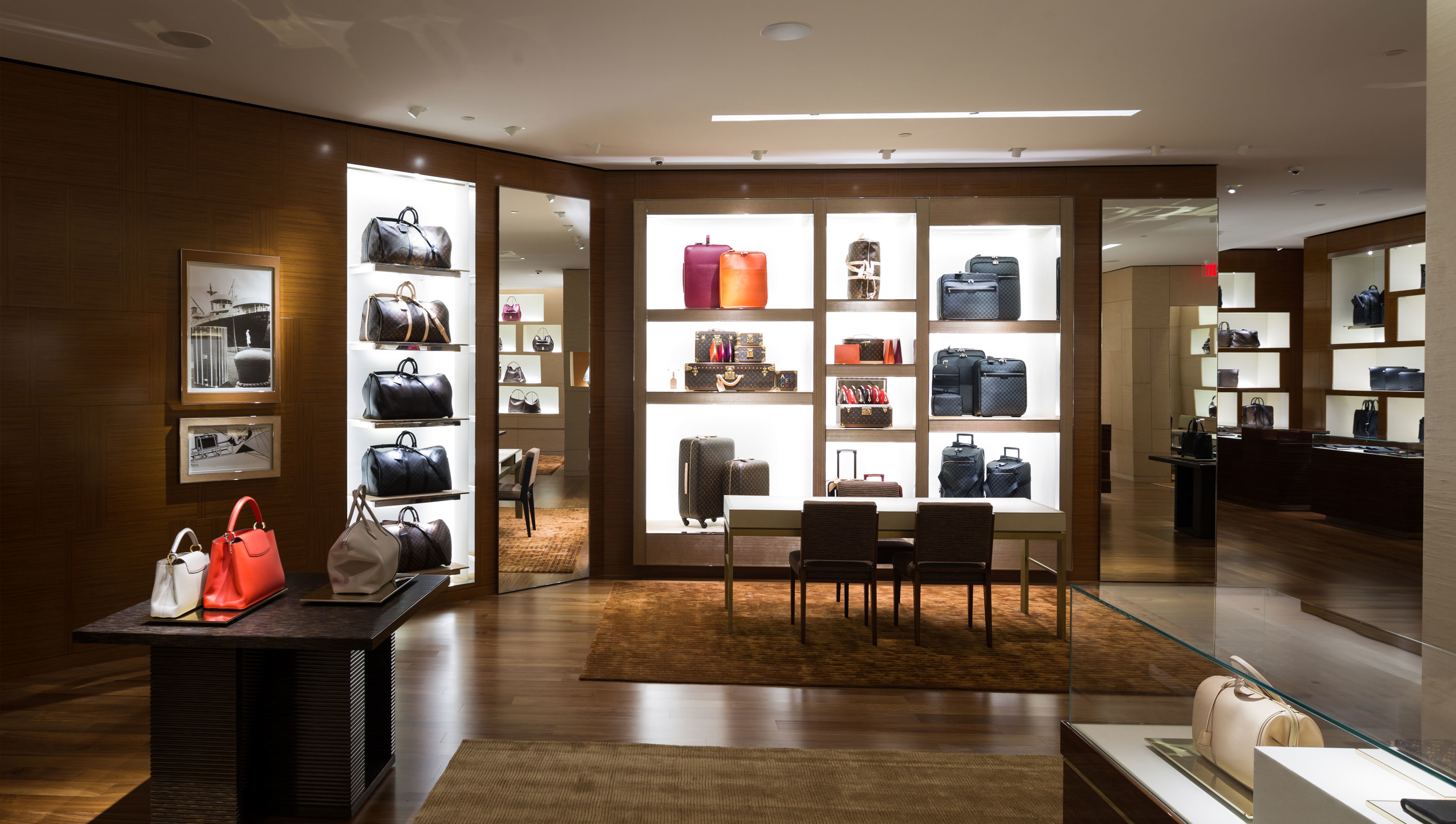 Looting Louis Vuitton : Portland