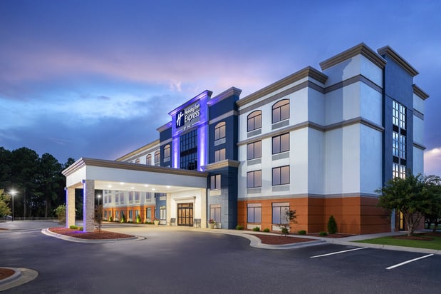 Images Holiday Inn Express Fayetteville - Fort Bragg by IHG