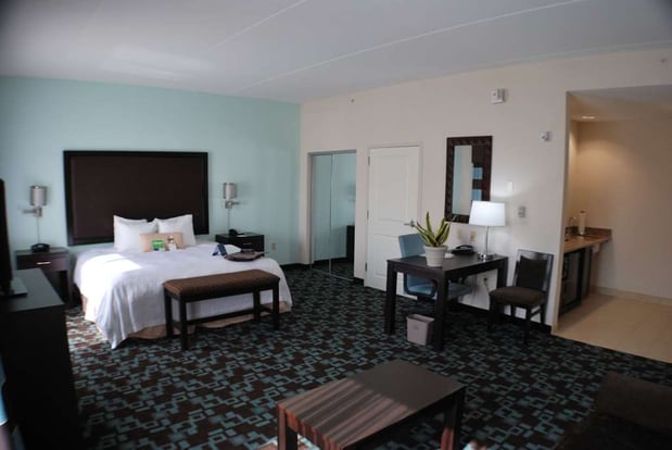 Images Hampton Inn & Suites Nashville @ Opryland
