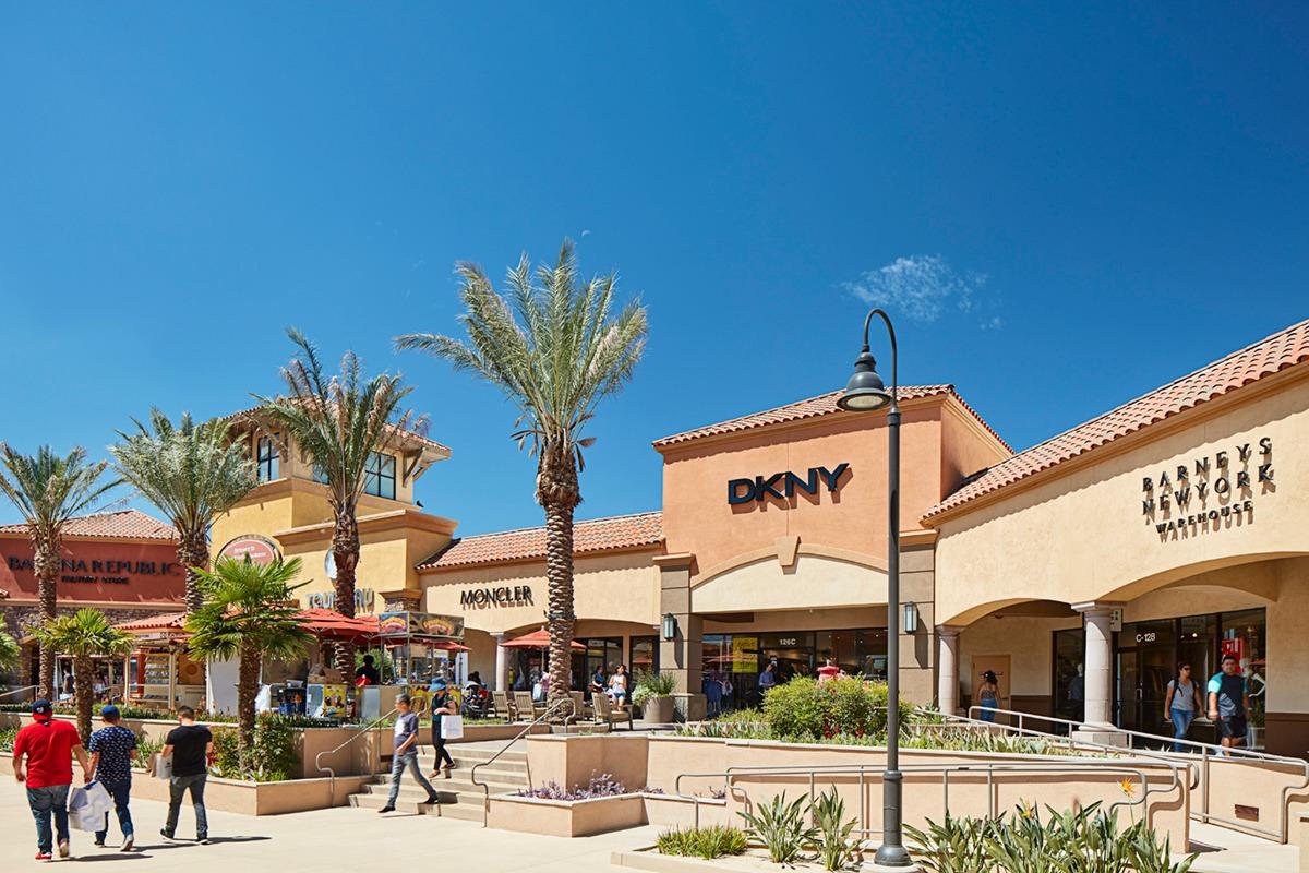 Desert Hills Premium Outlets, Cabazon California (CA) - www.semadata.org