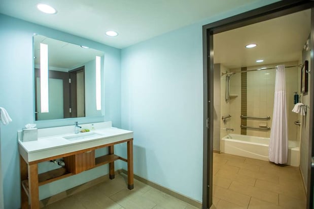 Images DoubleTree by Hilton Asheville Downtown