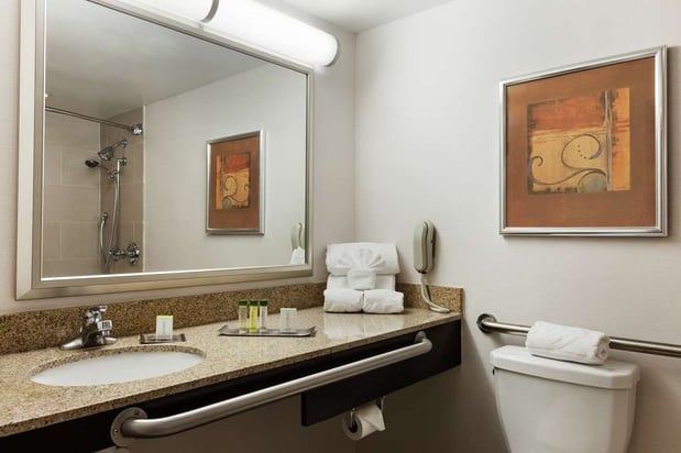 Images DoubleTree by Hilton Hotel Detroit - Dearborn