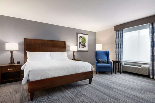 Images Hilton Garden Inn Stony Brook