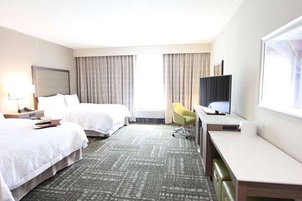 Images Hampton Inn & Suites Dallas Market Center