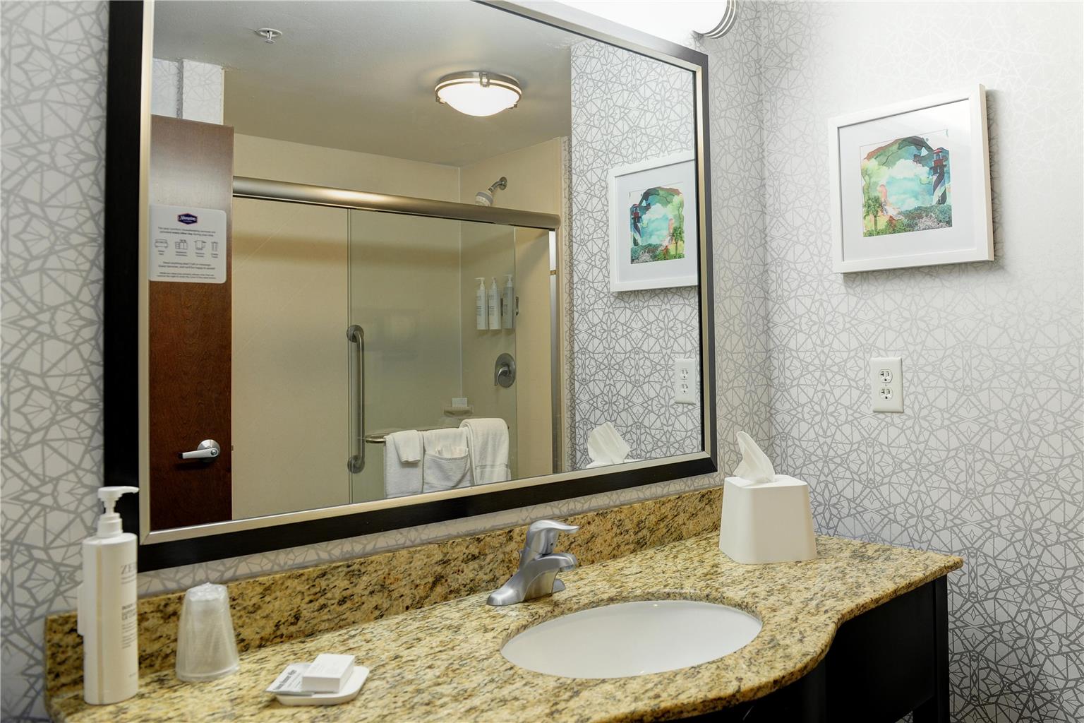 Guest room bath