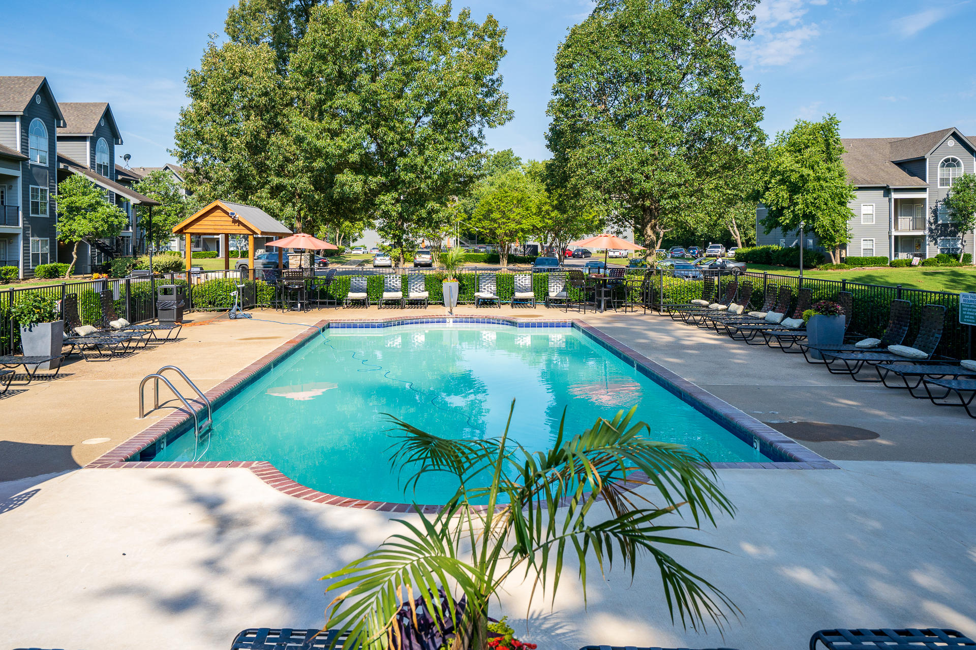 Outdoor Pool & Sundeck