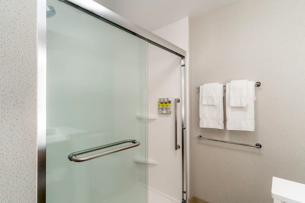 Images Holiday Inn Express & Suites Milwaukee – West Allis by IHG