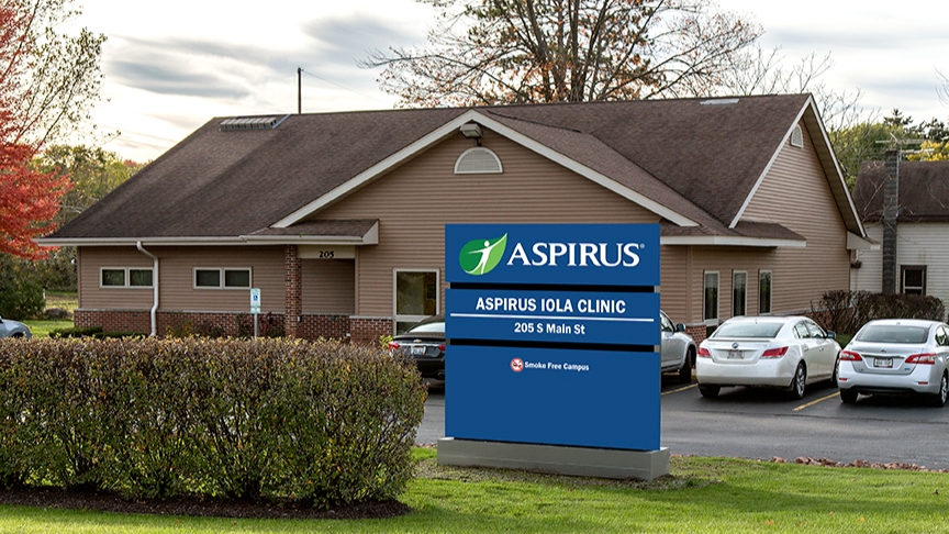 exterior photo of Aspirus Iola Clinic
