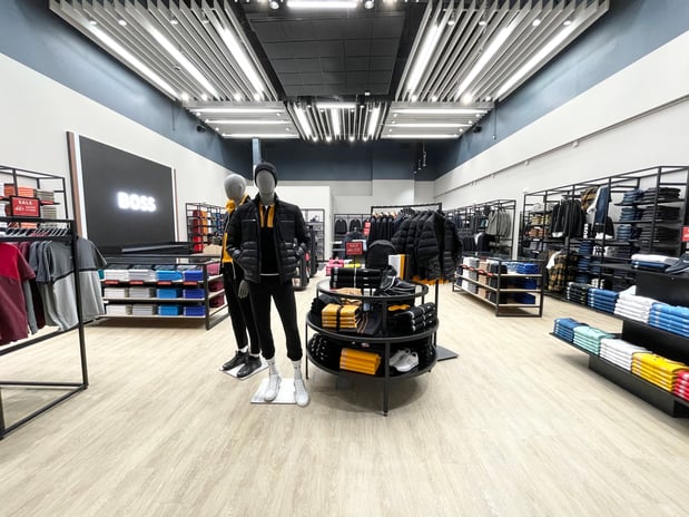 Images BOSS Outlet - Kansas City