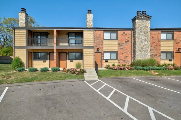 Images Canyon Creek Apartments & Townhomes
