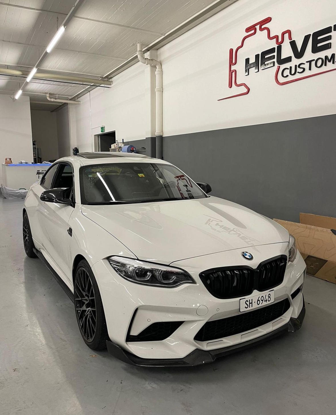 Bilder Helvetia Customs Radunovic