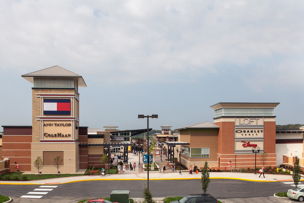 St. Louis Premium Outlets in Chesterfield,MO - 314-399-8163 | www.paulmartinsmith.com