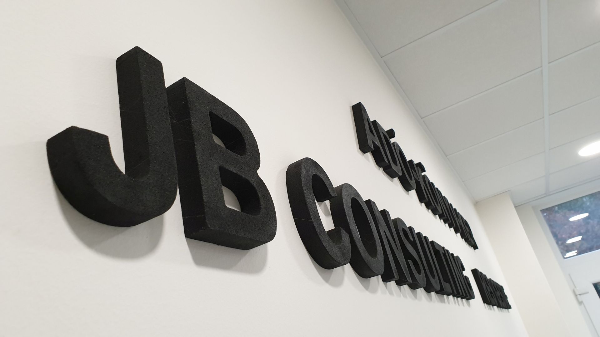 Images JB Consulting Kft.