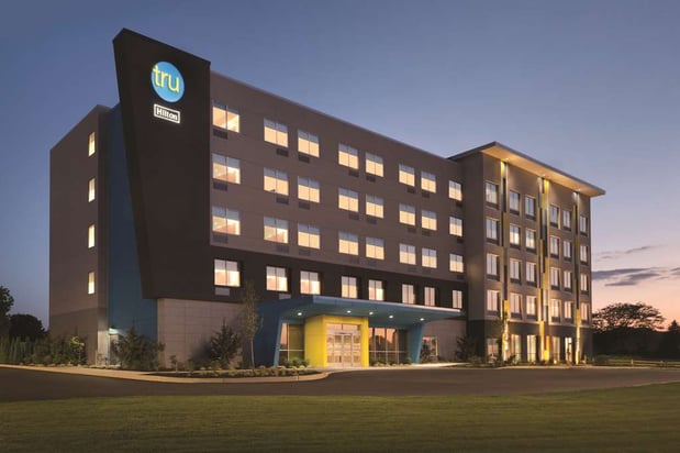 Images Tru by Hilton Lancaster East