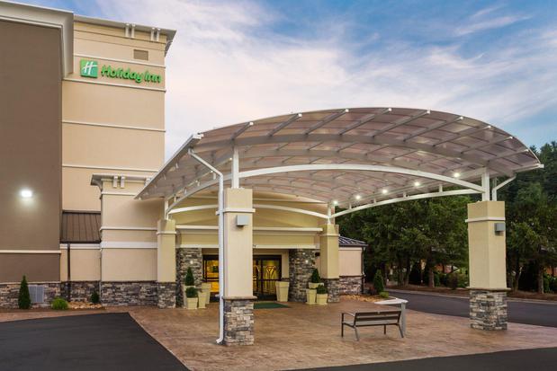 Images Holiday Inn Boone - University Area by IHG