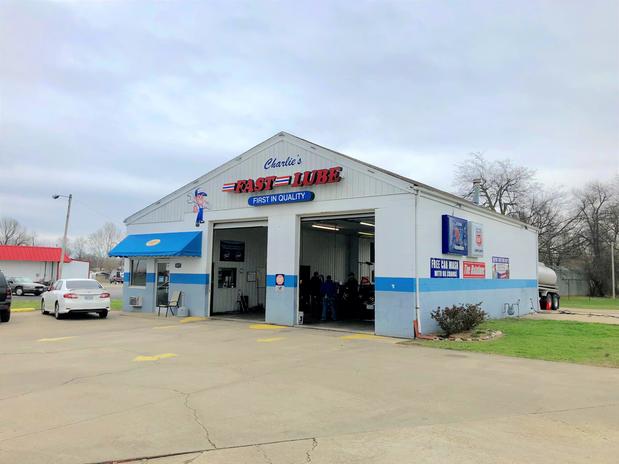 Images Charlie's Fast Lube Oil Change - Sikeston, MO