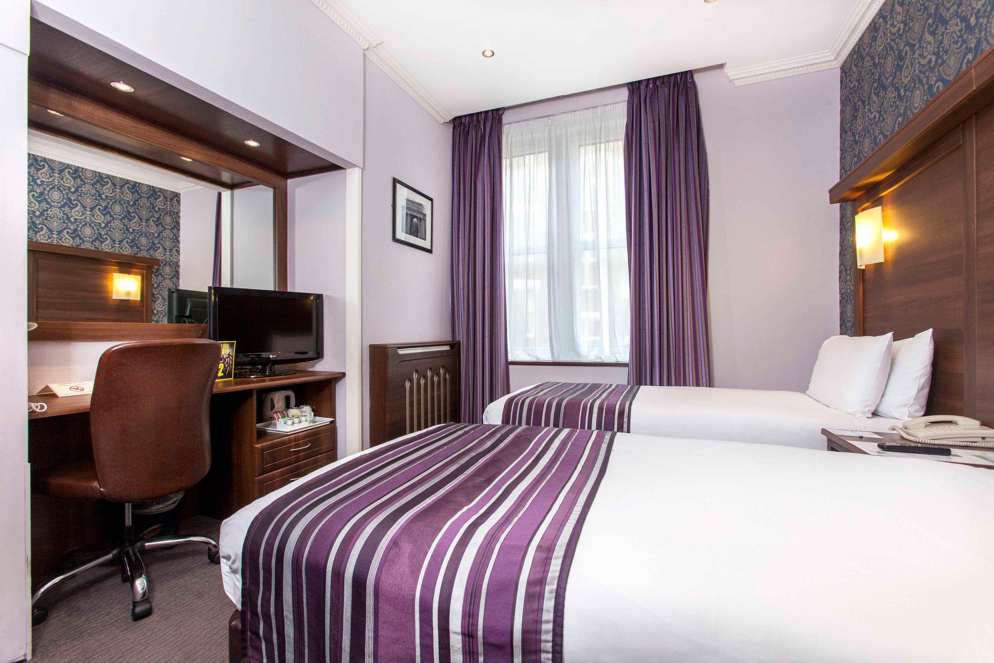 Holiday Inn London - Oxford Circus, an IHG Hotel London 020 7935 4442