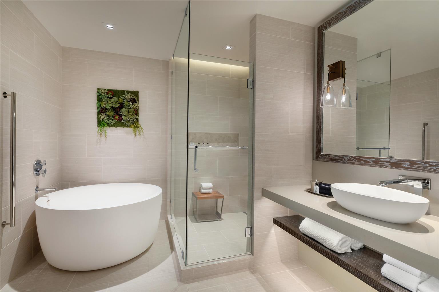 Guest room bath 