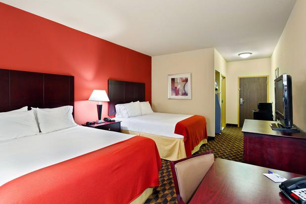 Images Holiday Inn Express & Suites Malvern, an IHG Hotel
