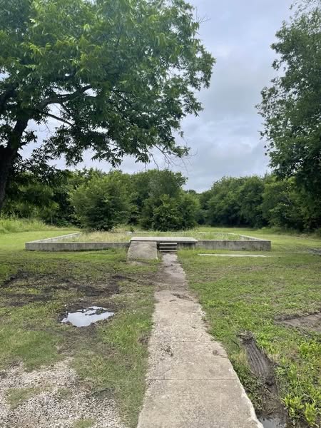 Images Marilyn Tarver Real Estate (Brokered By: RE/MAX Trinity/Cross Country)