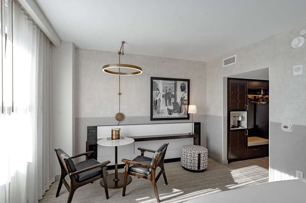 Images Hotel Fort Des Moines, Curio Collection by Hilton