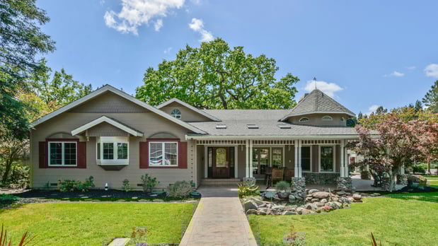Images Coldwell Banker Realty: Michelle Wilson, Realtor