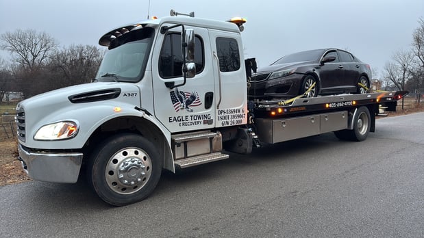 Images Eagle Towing & Recovery