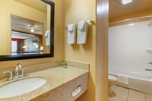 Images Best Western Windwood Inn & Suites