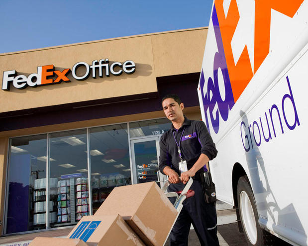 Images FedEx Office Ship Center