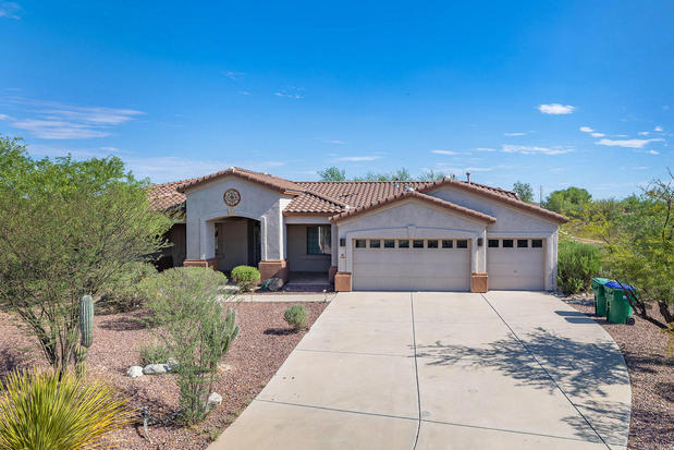 Images Ryan Comstock Realtor / Tucson / Oro Valley / eXp Realty