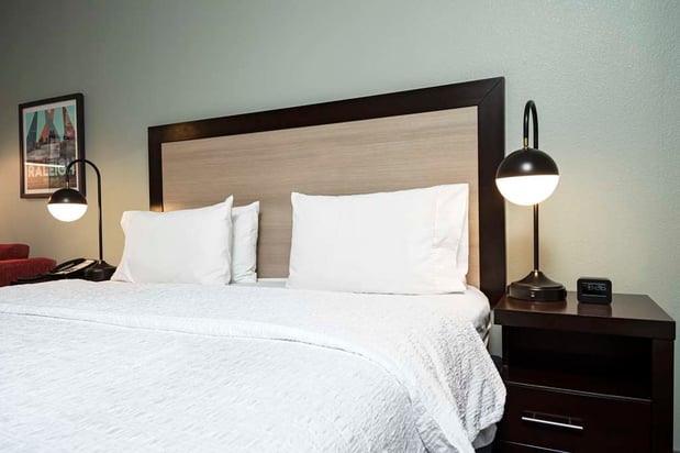 Images Hampton Inn & Suites Raleigh Downtown