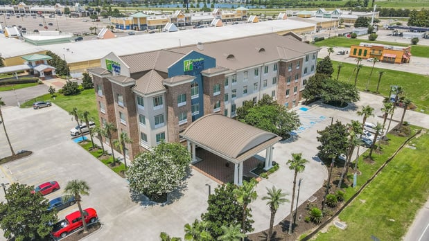 Images Holiday Inn Express & Suites Gonzales by IHG