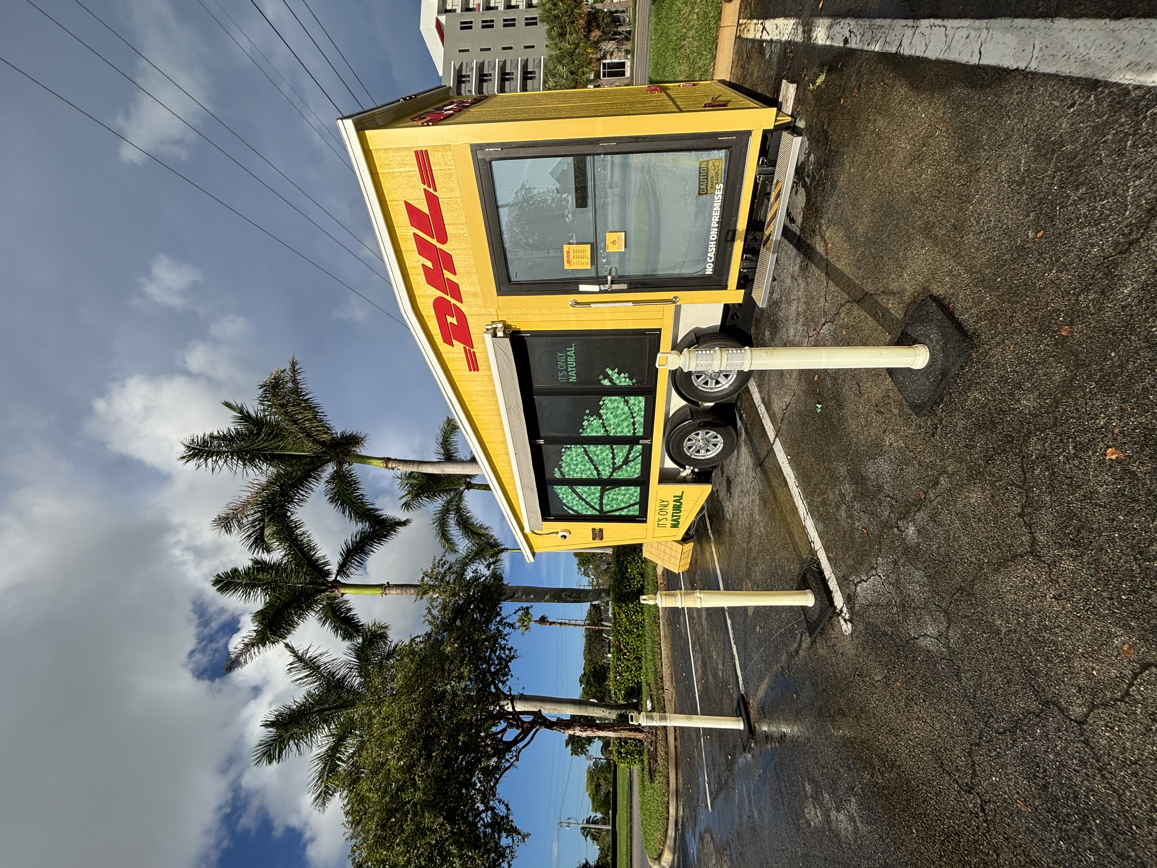 Images DHL Express Service Point Fort Lauderdale