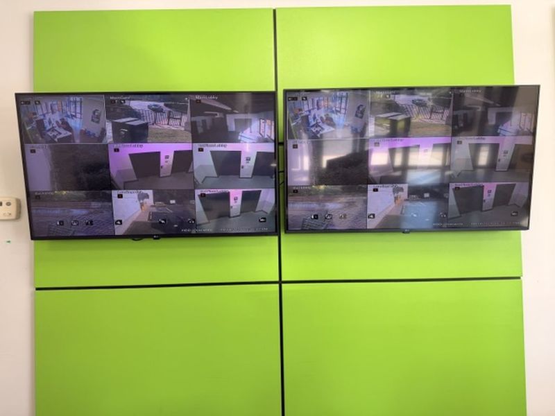 Security Screens - Extra Space Storage at 8711 Dunwoody Pl, Sandy Springs, GA 30350 