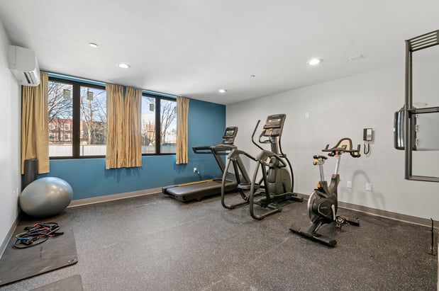 Images Holiday Inn Express & Suites Bronx - Zoo Area by IHG