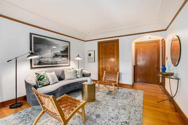 Images Lauren Essl, REALTOR