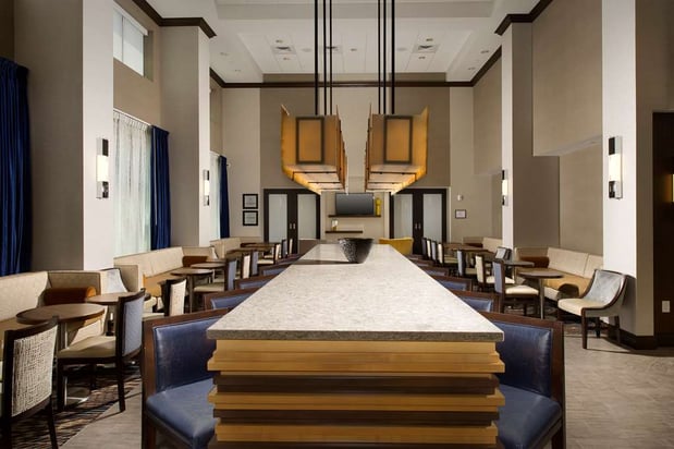 Images Hampton Inn & Suites Falls Church