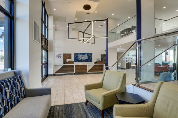 Images Holiday Inn Express & Suites Branson 76 Central by IHG