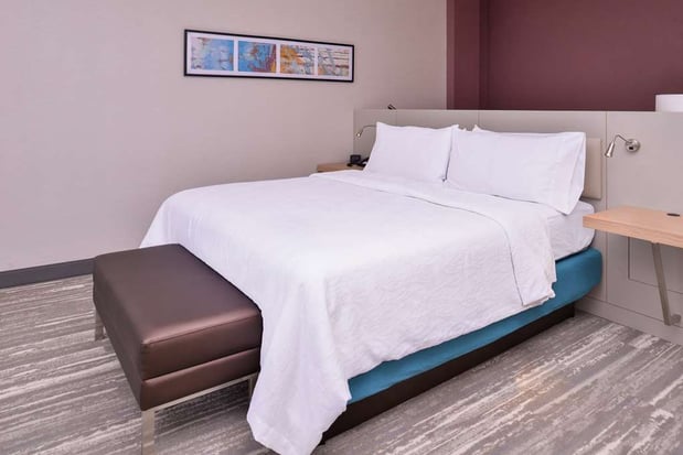 Images Hilton Garden Inn Kansas City Airport