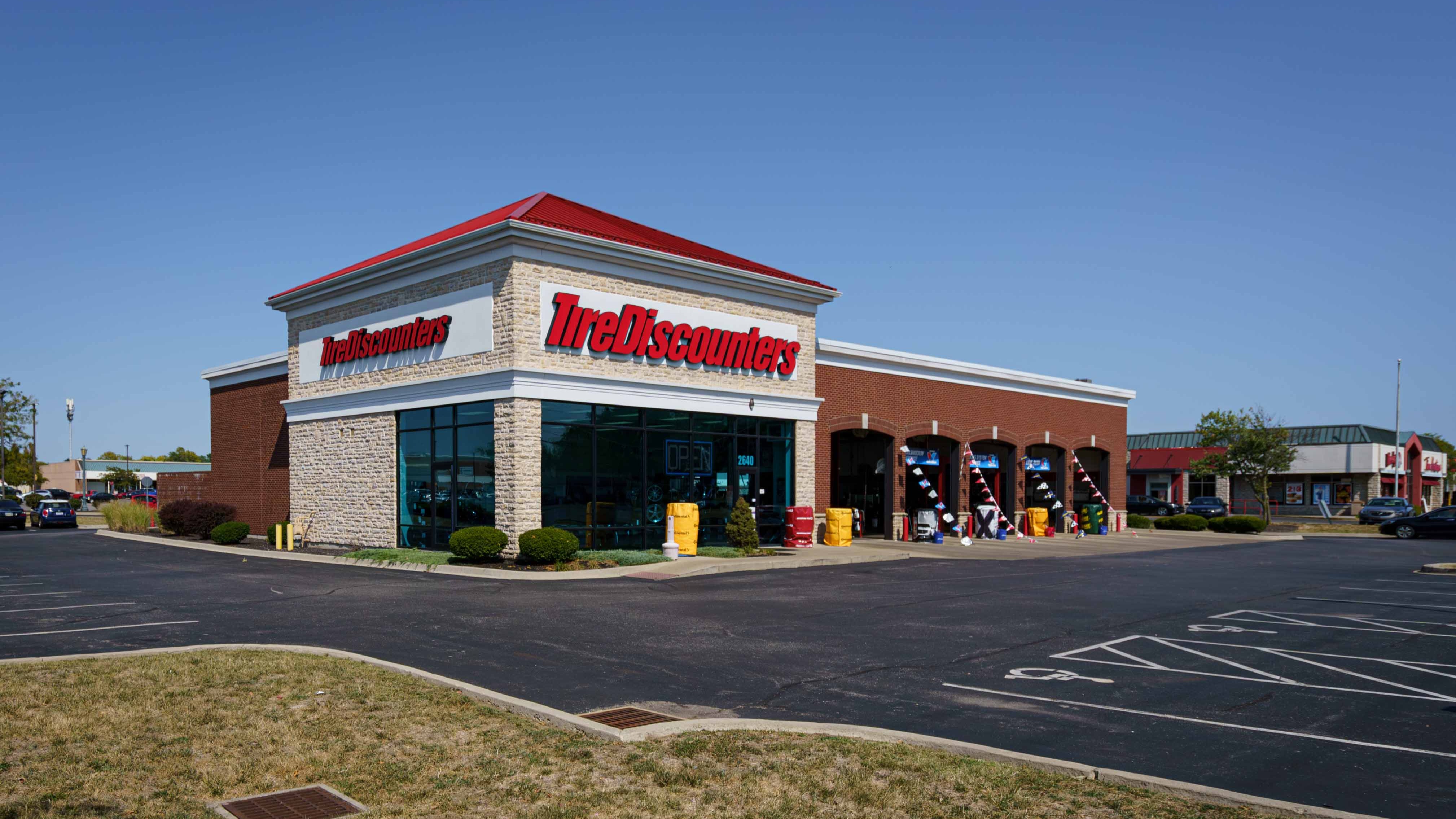 Tire Discounters Carriage Place | Tires, Wheels, Services, Fluids, & more