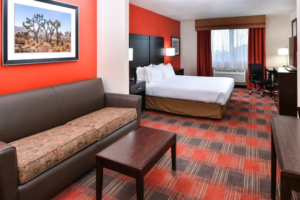 Images Holiday Inn Express & Suites Kingman by IHG