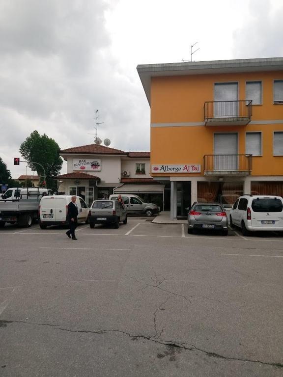 Images Albergo Trattoria AL TAJ