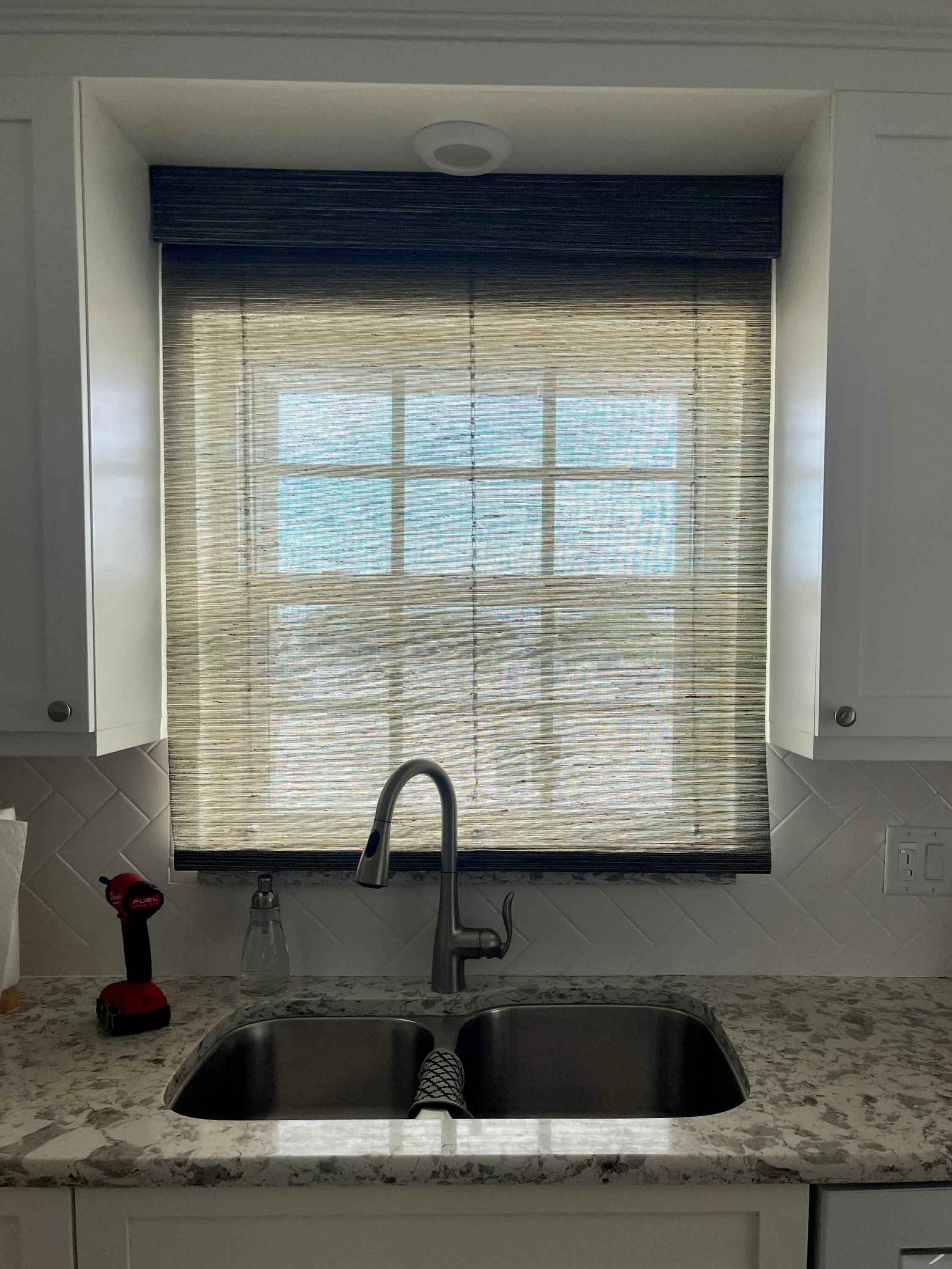 We love the woven wood shades that elevate this Sebastian kitchen. They are the perfect balance between stylish decor and efficient window coverage. Visit our website to explore all of the shade options that we offer!