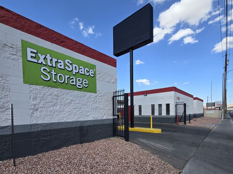 Images Extra Space Storage