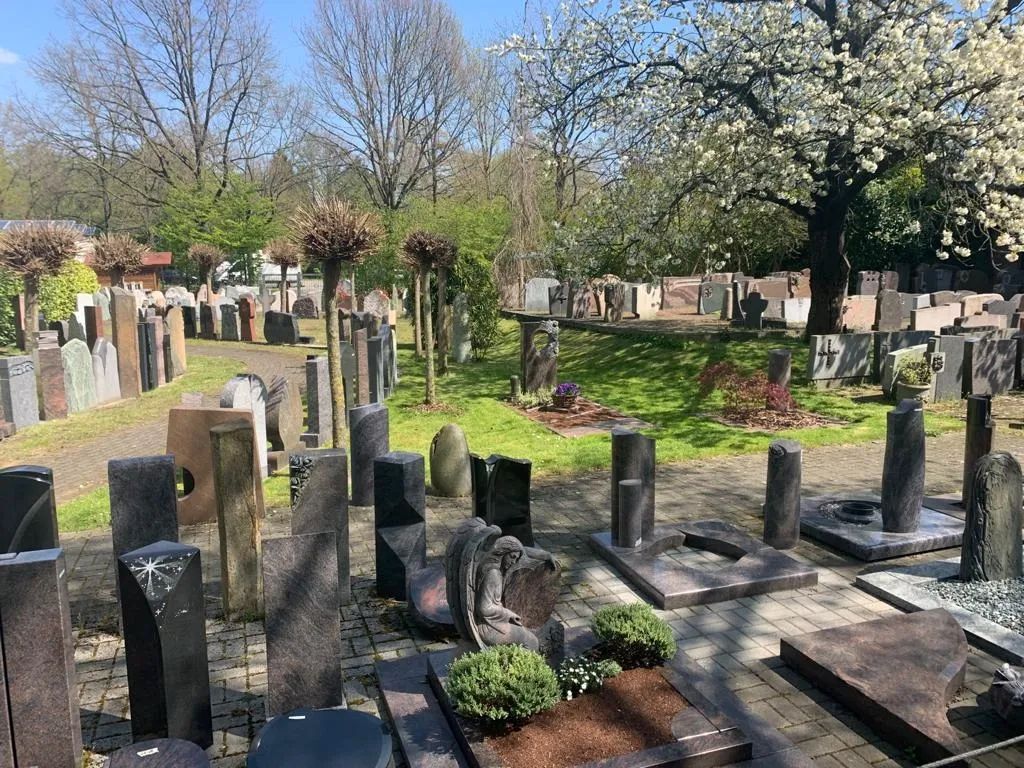 Steinbildhauerwerkstatt Gernot Heinrichs, Heideckstr. 124 in Krefeld