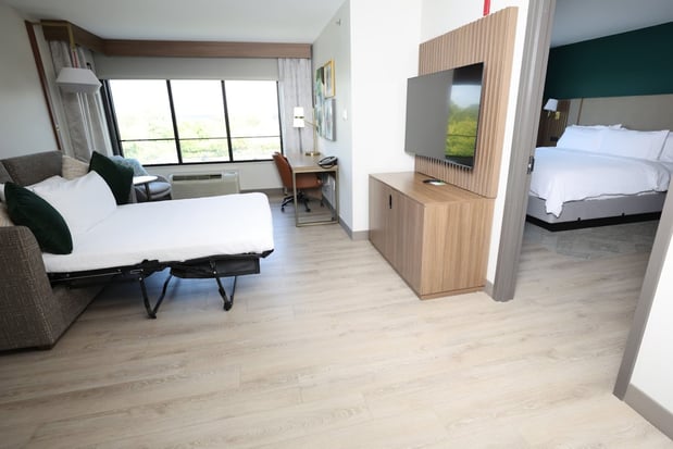 Images Holiday Inn St. Louis-Fairview Heights by IHG