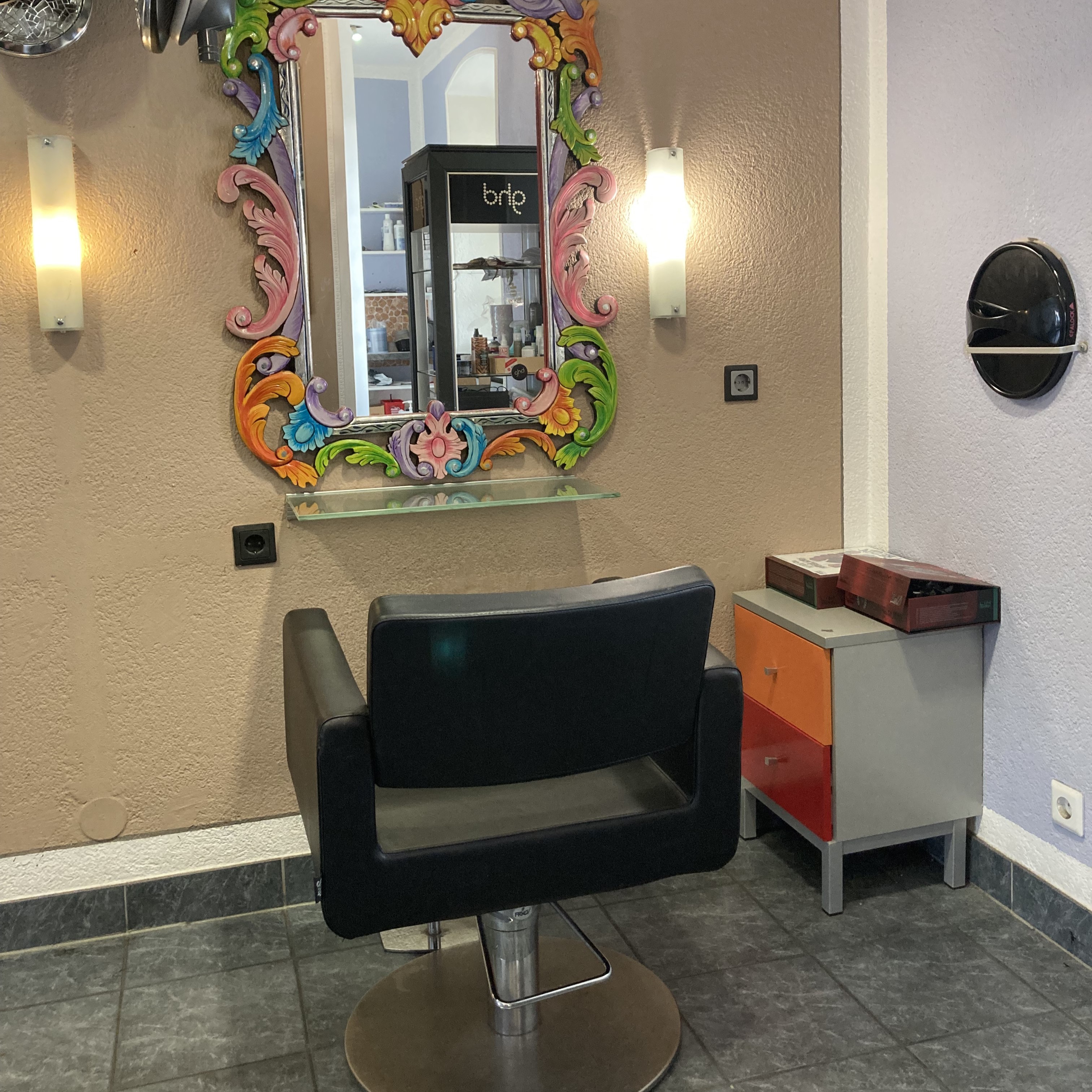Queen of Hair - Nuran Sinani, Baumgartnerstraße 2 in Kufstein