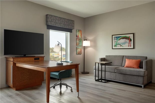 Images Hampton Inn & Suites Tampa Busch Gardens Area