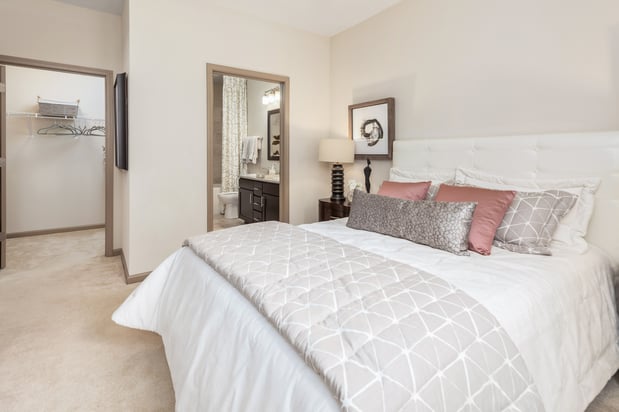 Images The District | Luxury Apartment Homes