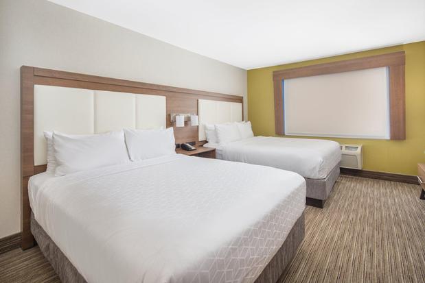 Images Holiday Inn Express & Suites Bishop, an IHG Hotel